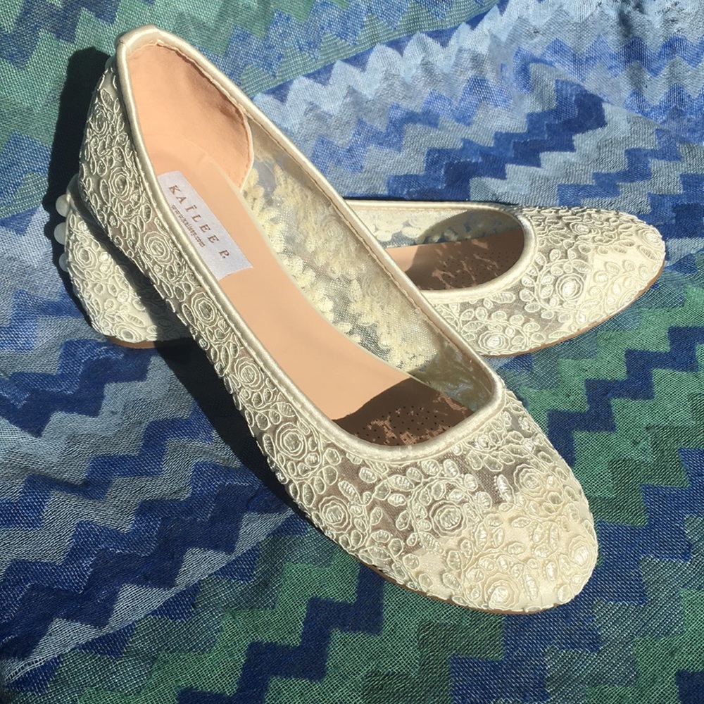 Wedding ivory lace flats